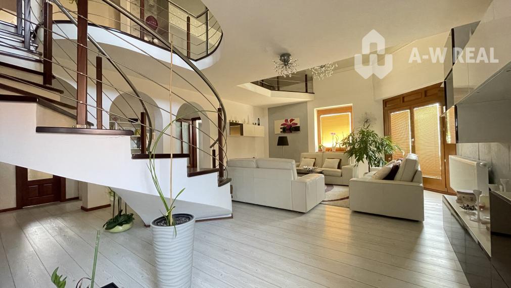 VKUSNÝ 4-IZBOVÝ RODINNÝ DOM S GARÁŽOU NA PREDAJ V OBCI TOPOĽNÍKY