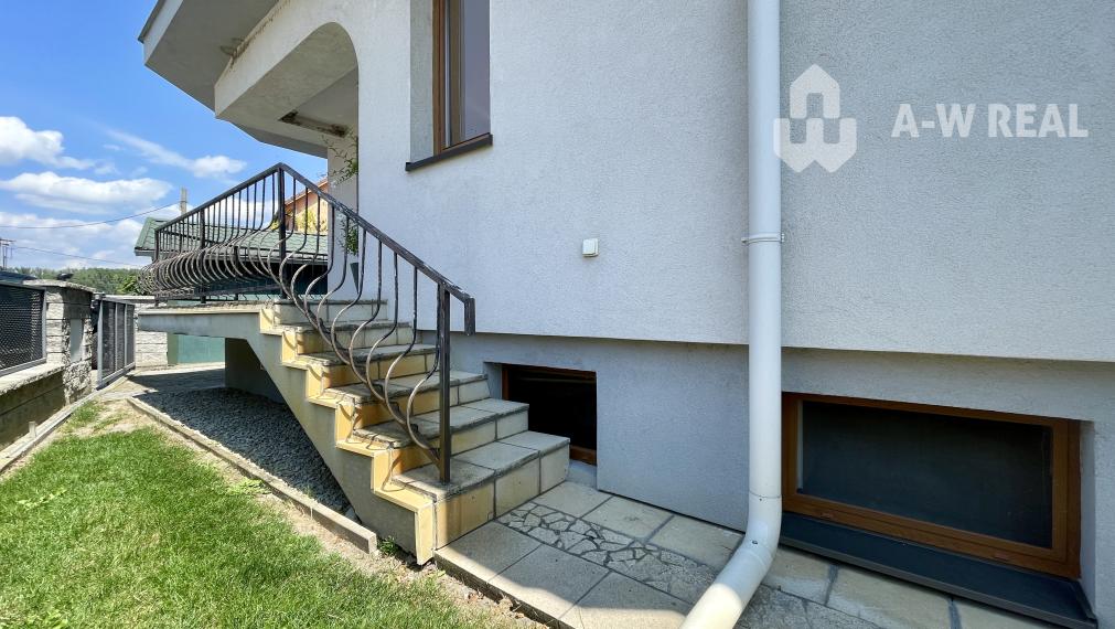 VKUSNÝ 4-IZBOVÝ RODINNÝ DOM S GARÁŽOU NA PREDAJ V OBCI TOPOĽNÍKY