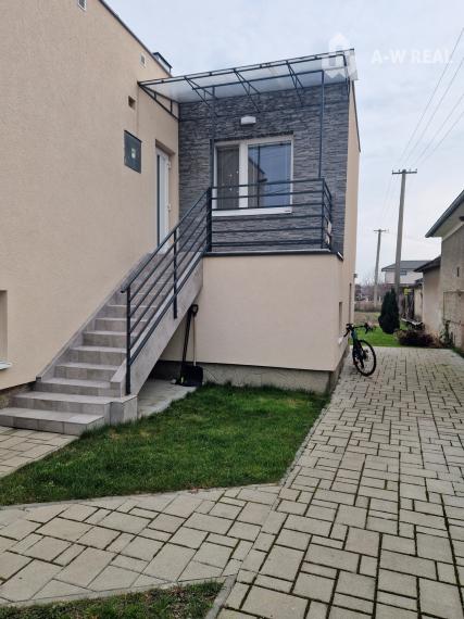 Na prenájom zariadený 3- izbový rodinný dom