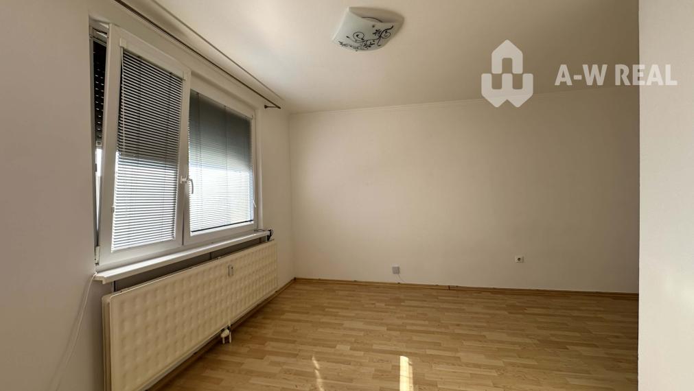 ☎️ 0918/197 701 Na prenájom garsónka priamo v centre Dunajskej Stredy - Rybný trh