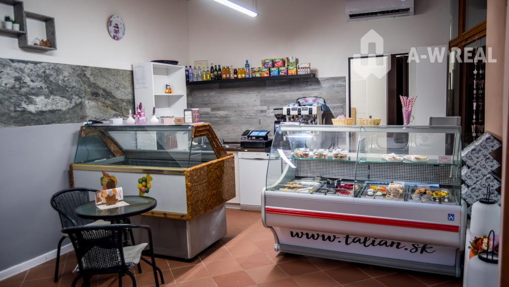 ☎️0918197701  Na prenájom 0obchodný priestor s priamym vstupom z ulice s výkladom na pešej zóne v Dunajskej Strede