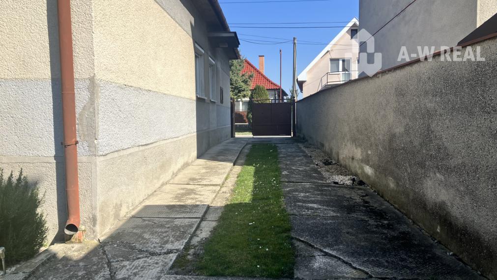 0911 234 656 Predaj rodinný dom v obci Jahodná