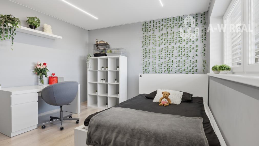 Luxusný rodinný dom zo samostatnou bytovou jednotkou vhodný aj ako dvojgeneračný.