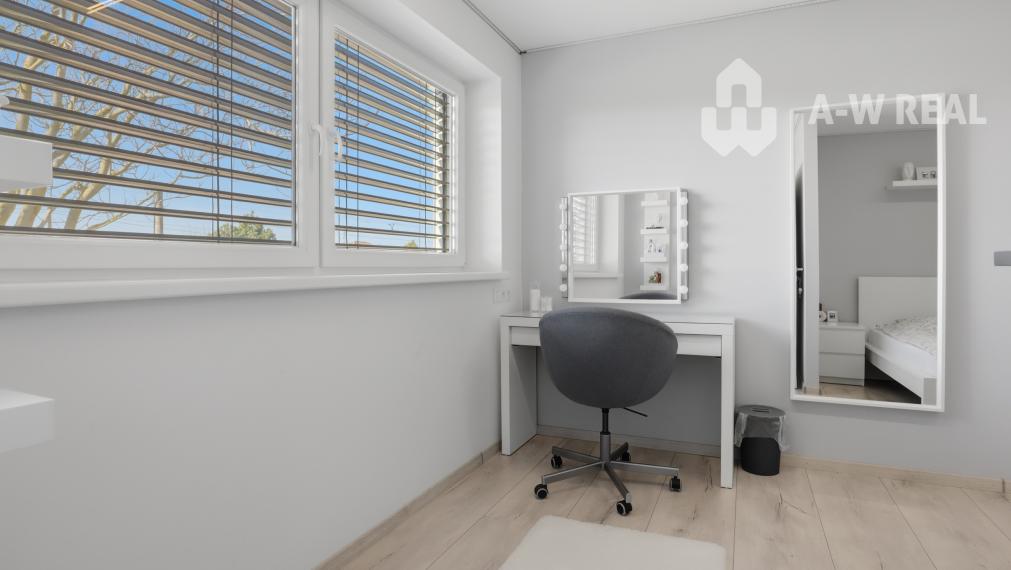 Luxusný rodinný dom zo samostatnou bytovou jednotkou vhodný aj ako dvojgeneračný.