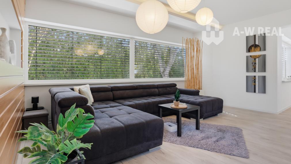 Luxusný rodinný dom zo samostatnou bytovou jednotkou vhodný aj ako dvojgeneračný.