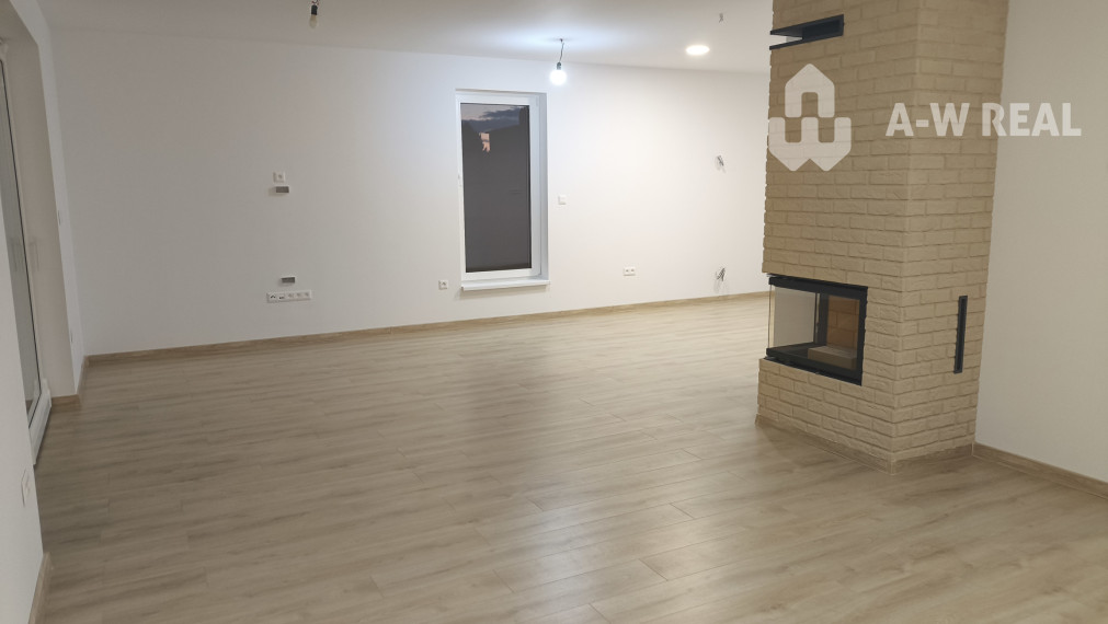 Rezervované / 4-izbový rodinný dom v obci Michal na Ostrove