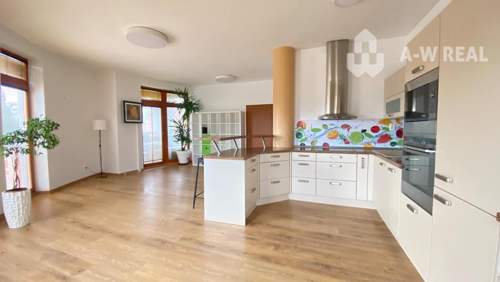 Na prenájom  elegantný 3 izbový byt priamo v centre Dunajskej Stredy v budove DUNA PALÁC-možnosť prenájmu aj  krátkodobo