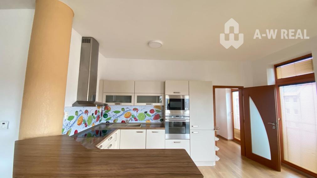 Na prenájom  elegantný 3 izbový byt priamo v centre Dunajskej Stredy v budove DUNA PALÁC-možnosť prenájmu aj  krátkodobo