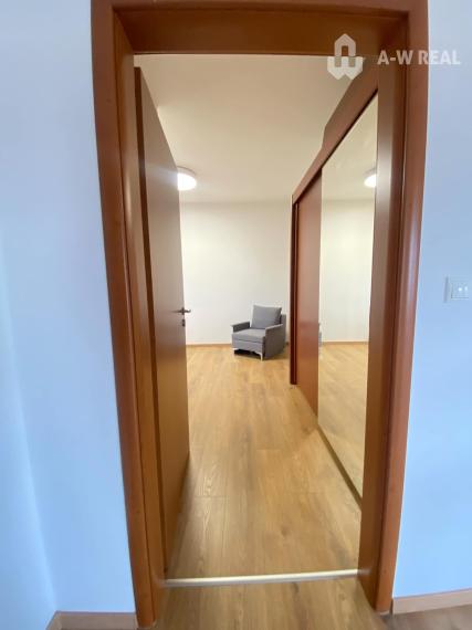 Na prenájom  elegantný 3 izbový byt priamo v centre Dunajskej Stredy v budove DUNA PALÁC-možnosť prenájmu aj  krátkodobo