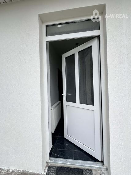 ☎️ 0918/197 701  Predám 3 izbový rodinný dom  v obci Ohrady iba 7 km od Dunajskej Stredy - Dom je čerstvo vymaľovaný ( interiér aj exteriér)