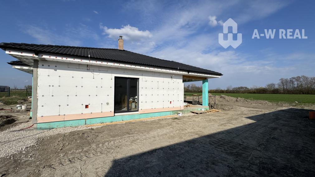 Awreal ponúka na predaj 4izbový bungalov v Hornom Bare