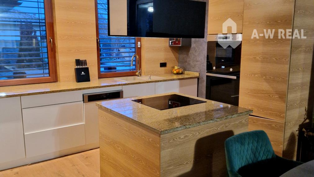 ☎️0917656551📞Výnimočný, luxusný, kompletne zariadený 4-i rodinný dom, krásnym veľkorysým pozemkom + vedľajšia budova: letná kuchyňa s krytou terasou v obci Vydrany