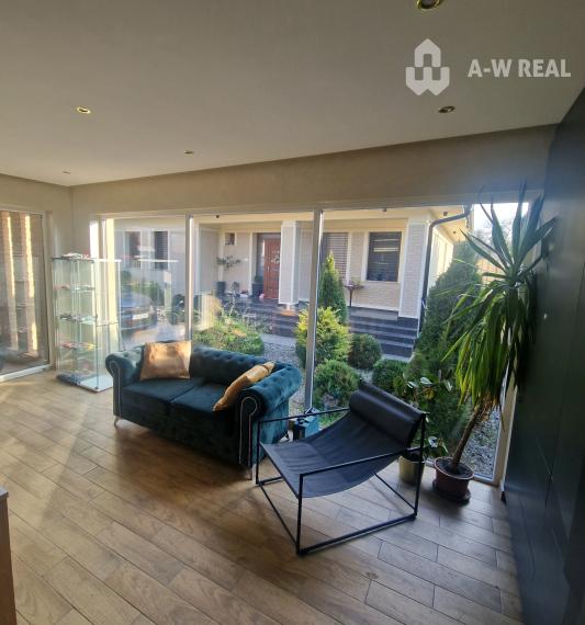 ☎️0917656551📞Výnimočný, luxusný, kompletne zariadený 4-i rodinný dom, krásnym veľkorysým pozemkom + vedľajšia budova: letná kuchyňa s krytou terasou v obci Vydrany