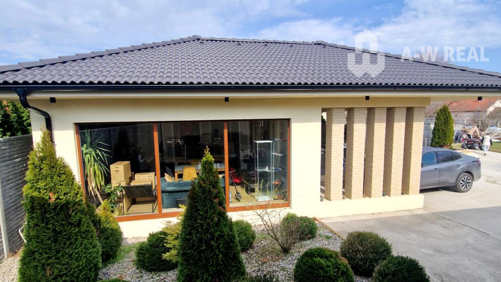 ☎️0917656551📞Výnimočný, luxusný, kompletne zariadený 4-i rodinný dom, krásnym veľkorysým pozemkom + vedľajšia budova: letná kuchyňa s krytou terasou v obci Vydrany