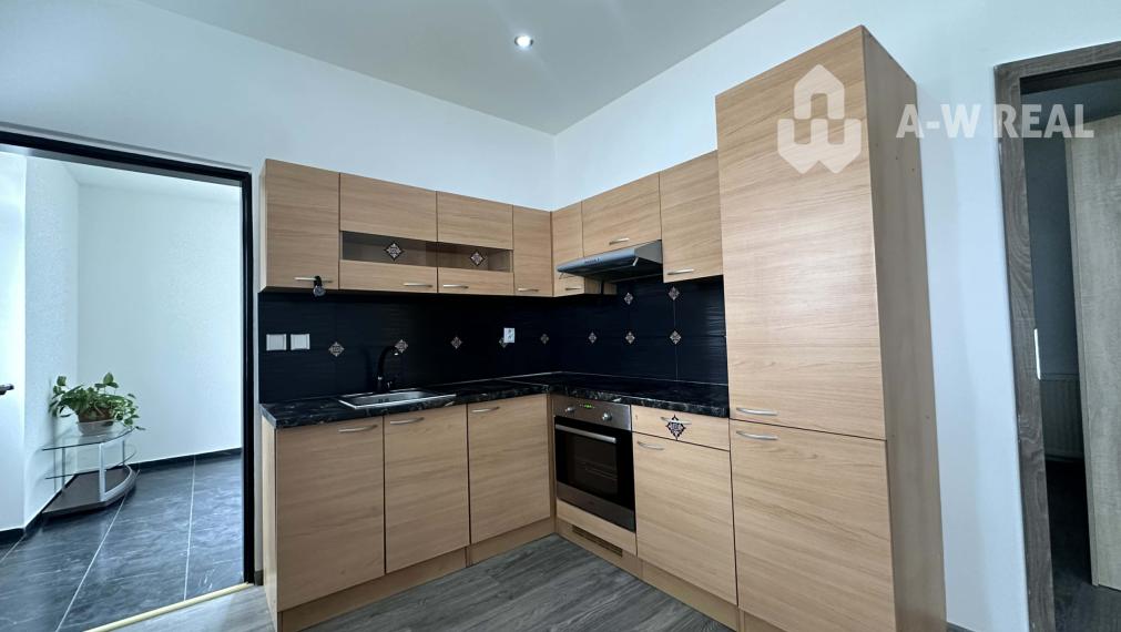 ☎️0917656551 📞Pekný, komfortný 3-izbový rodinný dom na predaj v obci OHRADY pri Dunajskej Strede