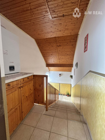 ☎️0918197701   Na predaj 2 generačný,  8 izbový poschodový dom s dvoma samostatnými bytovými jednotkami v tichej a kľudnej časti mesta  ŠAMORÍN