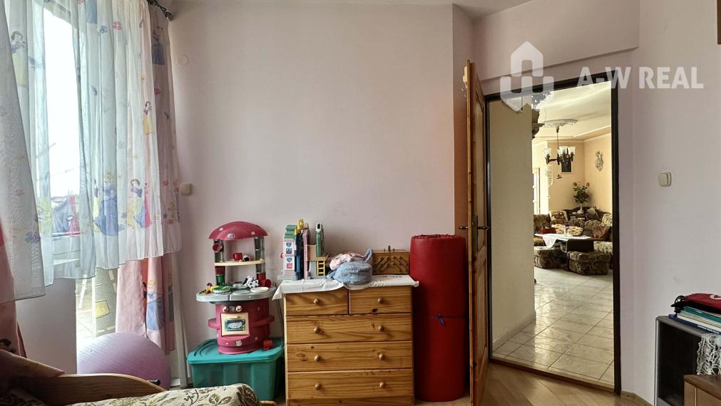 ☎️0918197701   Na predaj 2 generačný,  8 izbový poschodový dom s dvoma samostatnými bytovými jednotkami v tichej a kľudnej časti mesta  ŠAMORÍN