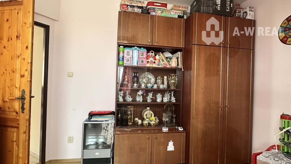 ☎️0918197701   Na predaj 2 generačný,  8 izbový poschodový dom s dvoma samostatnými bytovými jednotkami v tichej a kľudnej časti mesta  ŠAMORÍN