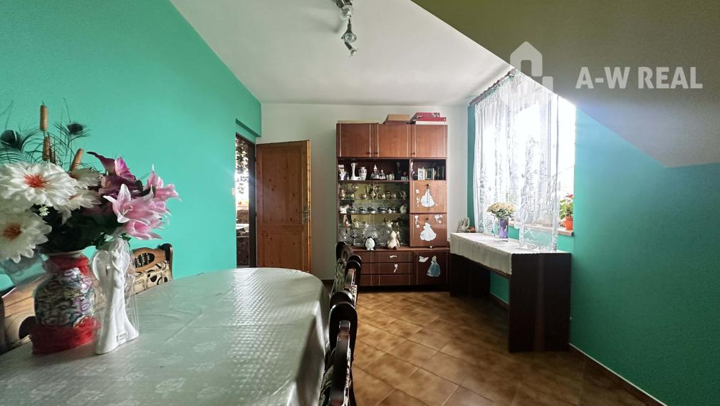 ☎️0918197701   Na predaj 2 generačný,  8 izbový poschodový dom s dvoma samostatnými bytovými jednotkami v tichej a kľudnej časti mesta  ŠAMORÍN