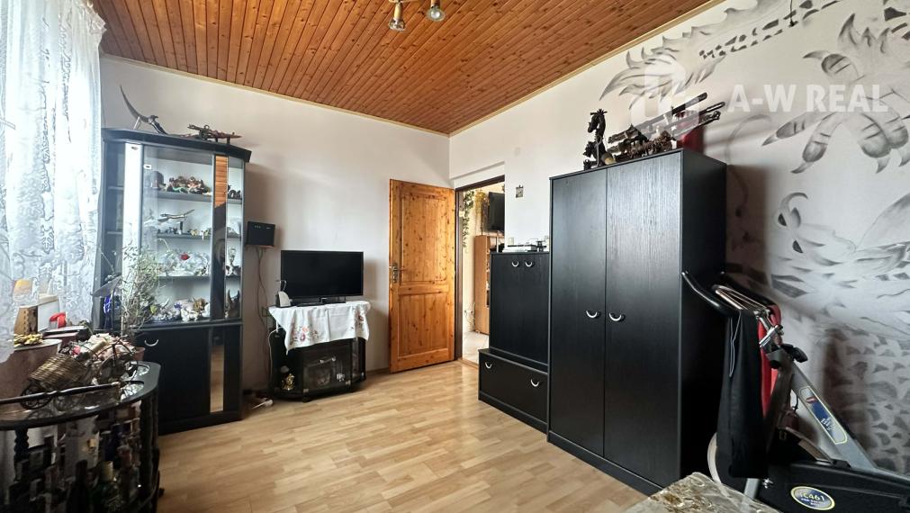 ☎️0918197701   Na predaj 2 generačný,  8 izbový poschodový dom s dvoma samostatnými bytovými jednotkami v tichej a kľudnej časti mesta  ŠAMORÍN