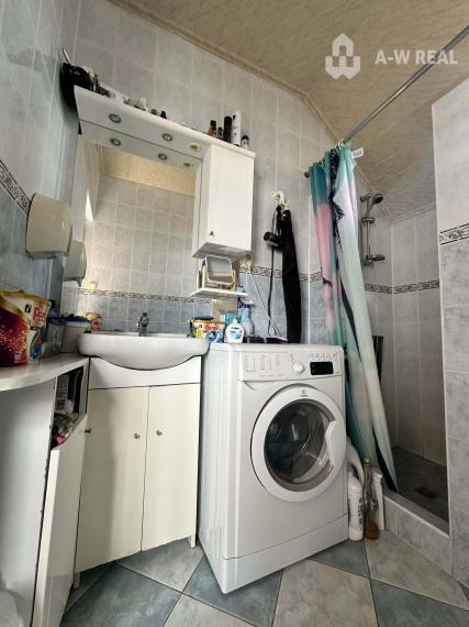 ☎️0918197701   Na predaj 2 generačný,  8 izbový poschodový dom s dvoma samostatnými bytovými jednotkami v tichej a kľudnej časti mesta  ŠAMORÍN