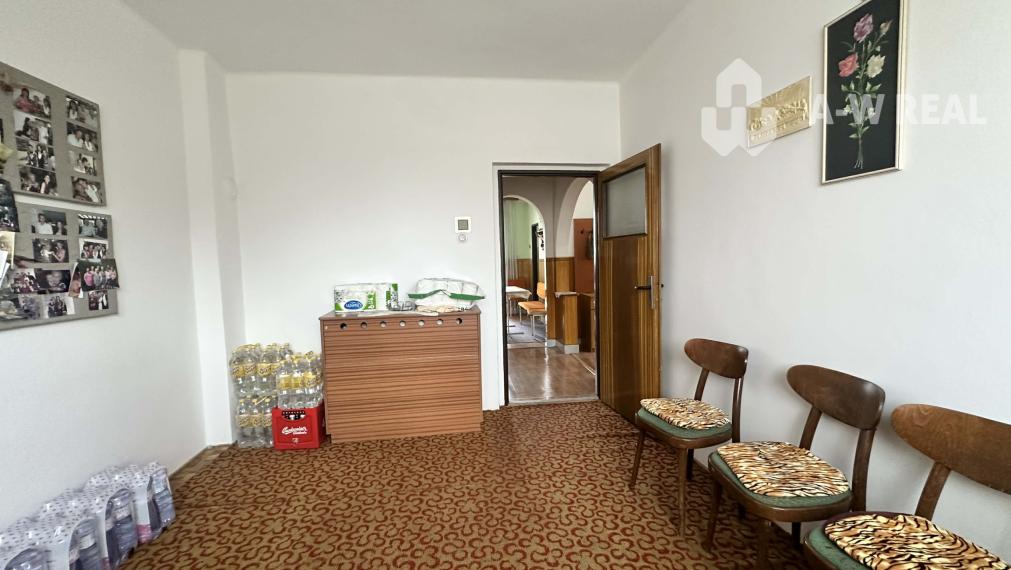 ☎️0918197701   Na predaj 2 generačný,  8 izbový poschodový dom s dvoma samostatnými bytovými jednotkami v tichej a kľudnej časti mesta  ŠAMORÍN