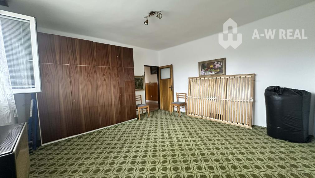 ☎️0918197701   Na predaj 2 generačný,  8 izbový poschodový dom s dvoma samostatnými bytovými jednotkami v tichej a kľudnej časti mesta  ŠAMORÍN