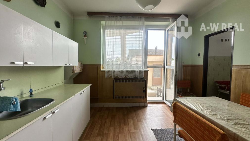 ☎️0918197701   Na predaj 2 generačný,  8 izbový poschodový dom s dvoma samostatnými bytovými jednotkami v tichej a kľudnej časti mesta  ŠAMORÍN