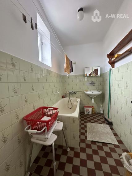 ☎️0918197701   Na predaj 2 generačný,  8 izbový poschodový dom s dvoma samostatnými bytovými jednotkami v tichej a kľudnej časti mesta  ŠAMORÍN