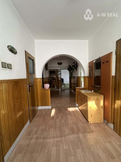 ☎️0918197701   Na predaj 2 generačný,  8 izbový poschodový dom s dvoma samostatnými bytovými jednotkami v tichej a kľudnej časti mesta  ŠAMORÍN