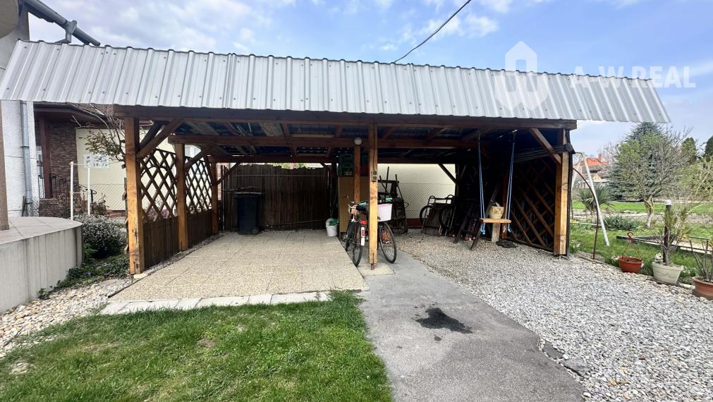 ☎️0918197701   Na predaj 2 generačný,  8 izbový poschodový dom s dvoma samostatnými bytovými jednotkami v tichej a kľudnej časti mesta  ŠAMORÍN