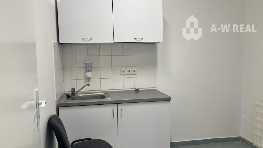 0911 234 656 Prenájom obchodný priestor v centre mesta