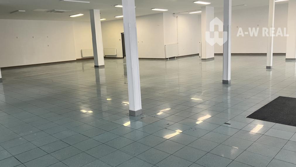 0911 234 656 Prenájom obchodný priestor v centre mesta