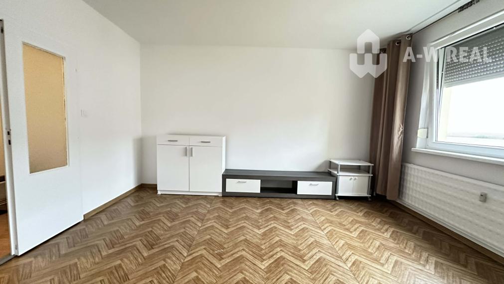 ☎️  0918/197 701  Na prenájom 1 izbový byt s balkónom a pivnicou v meste Dunajská Streda, časť Nová Ves - 36 m2