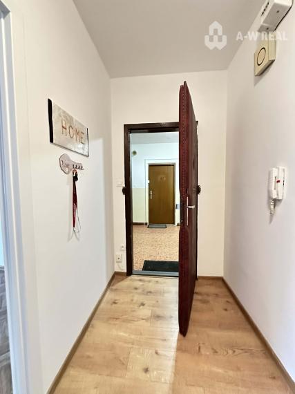 ☎️  0918/197 701  Na prenájom 1 izbový byt s balkónom a pivnicou v meste Dunajská Streda, časť Nová Ves - 36 m2