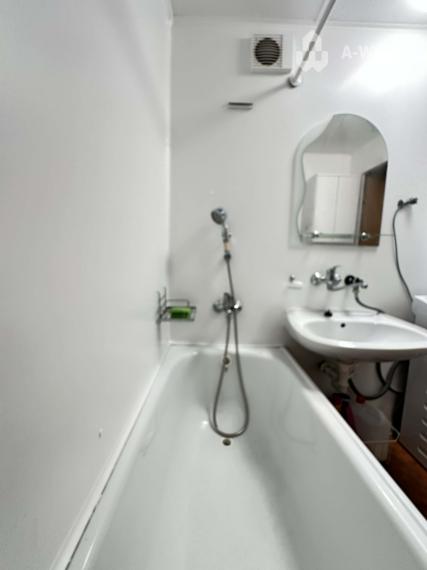 ☎️  0918/197 701  Na prenájom 1 izbový byt s balkónom a pivnicou v meste Dunajská Streda, časť Nová Ves - 36 m2