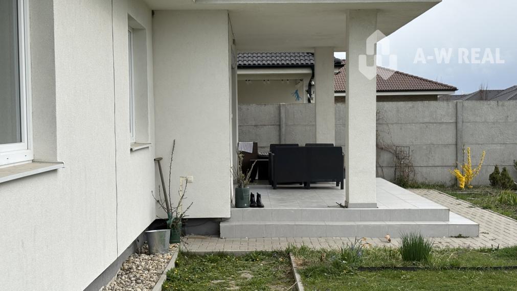 ☎️0917656551📞 Prenájom od 1.5. 2026:  Pekný, moderný 3-izbový rodinný dom v Dunajskej Strede