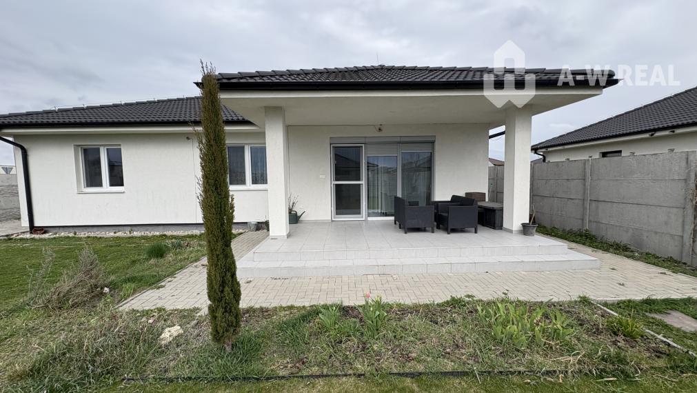 ☎️0917656551📞 Prenájom od 1.5. 2026:  Pekný, moderný 3-izbový rodinný dom v Dunajskej Strede