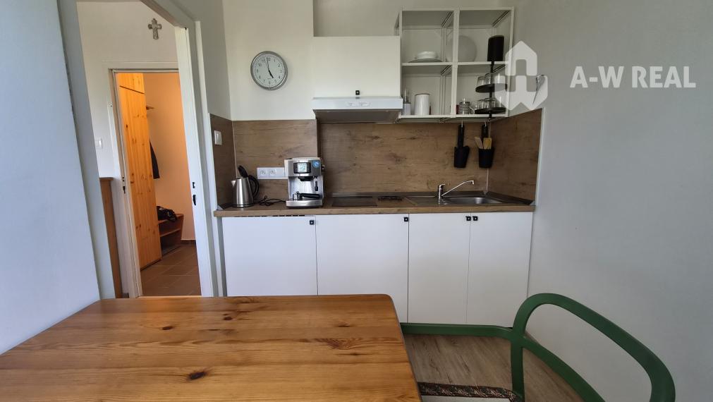 Na predaj zariadená garsónka po kompletnej rekonštrukcii