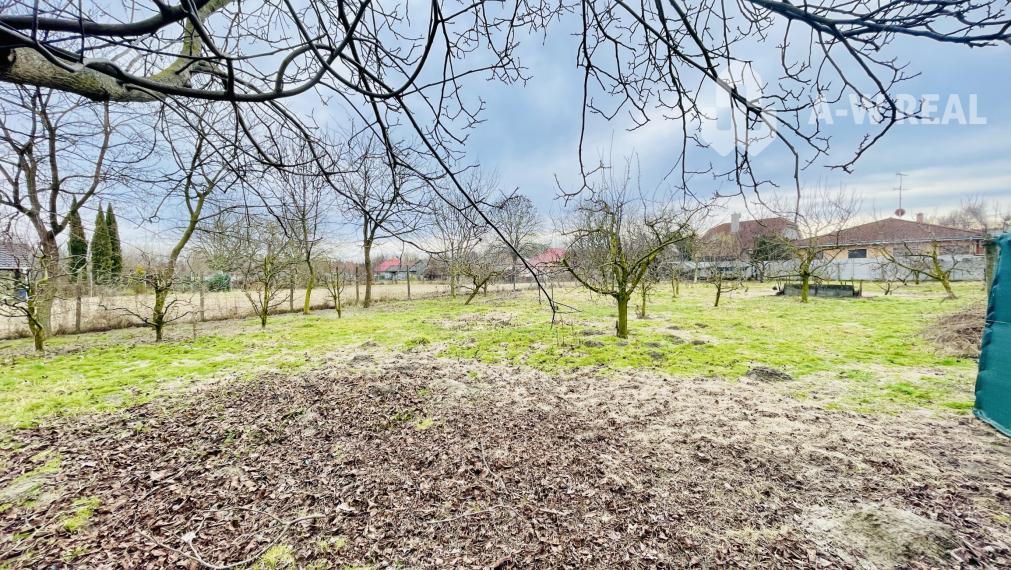 DUNAJSKÝ KLÁTOV – POZEMOK NA PREDAJ V KĽUDNEJ ČASTI DEDINY