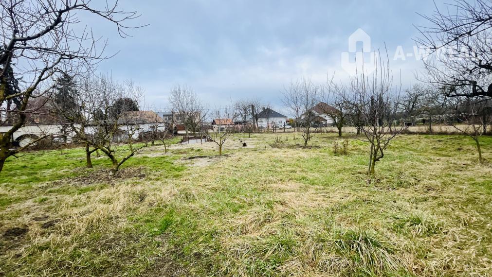 DUNAJSKÝ KLÁTOV – POZEMOK NA PREDAJ V KĽUDNEJ ČASTI DEDINY