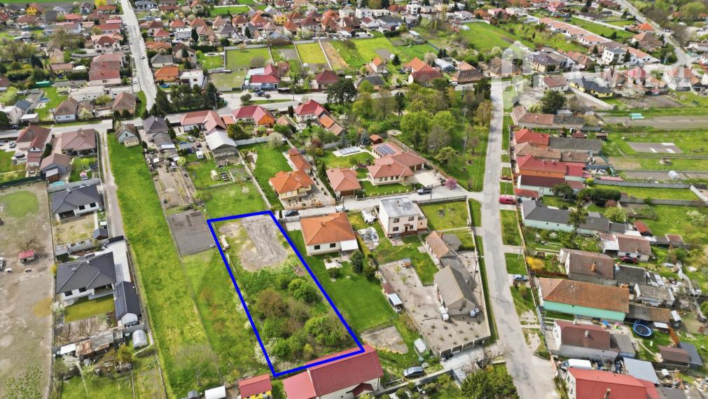 0911 234 656 Na predaj stavebný pozemok v obci Horná Potôň