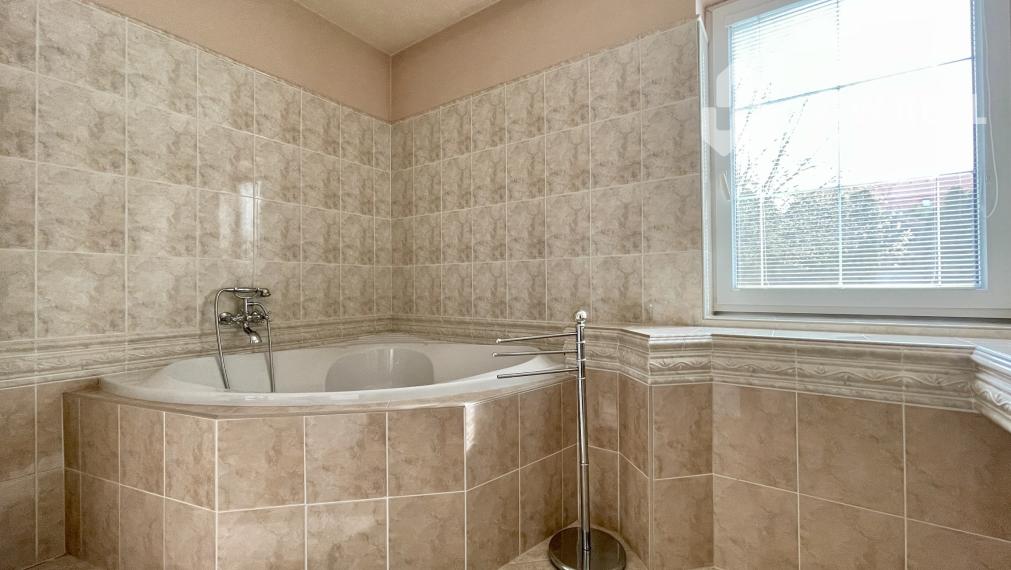 ☎️ 0918/197 701 NA  PREDAJ:  VÝRAZNÁ ZĽAVA - Rodinná vila vedľa mesta Dunajská Streda