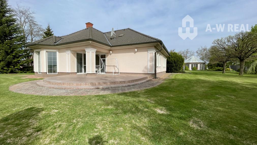 ☎️ 0918/197 701 NA  PREDAJ:  VÝRAZNÁ ZĽAVA - Rodinná vila vedľa mesta Dunajská Streda