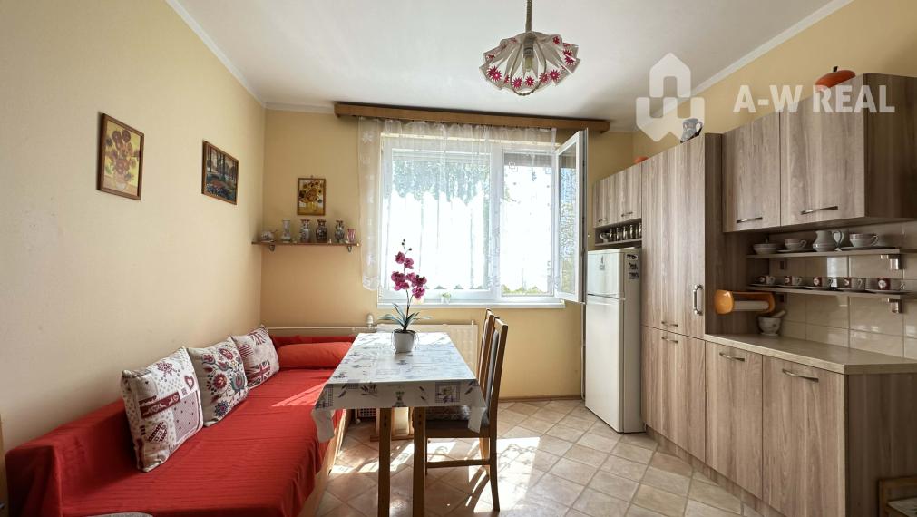 ☎️ 0918/197 701 NA PREDAJ EXKLUZÍVNE  : 1 izbový byt s loggiou  ( 38,40 m2 ) na Neratovickom námestí  - Dunajská Streda