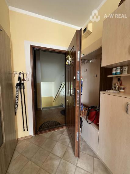 ☎️ 0918/197 701 NA PREDAJ EXKLUZÍVNE  : 1 izbový byt s loggiou  ( 38,40 m2 ) na Neratovickom námestí  - Dunajská Streda