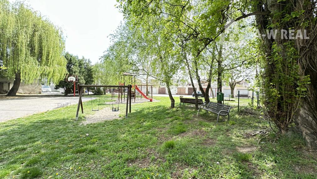 ☎️ 0918/197 701 NA PREDAJ EXKLUZÍVNE  : 1 izbový byt s loggiou  ( 38,40 m2 ) na Neratovickom námestí  - Dunajská Streda