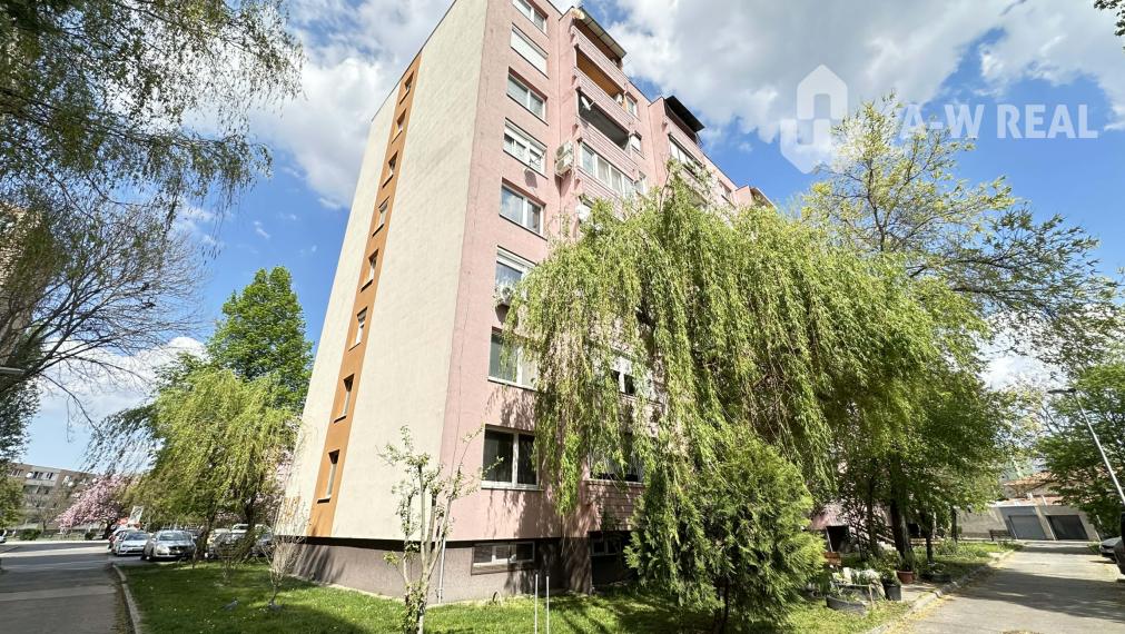 ☎️ 0918/197 701 NA PREDAJ EXKLUZÍVNE  : 1 izbový byt s loggiou  ( 38,40 m2 ) na Neratovickom námestí  - Dunajská Streda