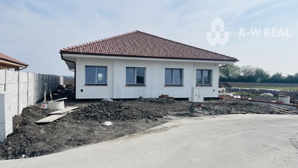 Luxusný dvojdom na predaj v obci Michal na Ostrove