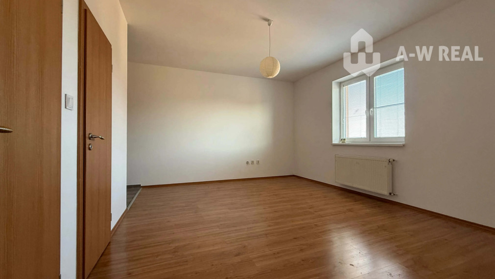 ☎️ 0918/197 701 Na predaj 3 izbový byt s vlastným plynovým kúrením a s vlastným parkovaním na ulici Záhradníckej v Dunajskej Strede / Preferujeme hotovosť